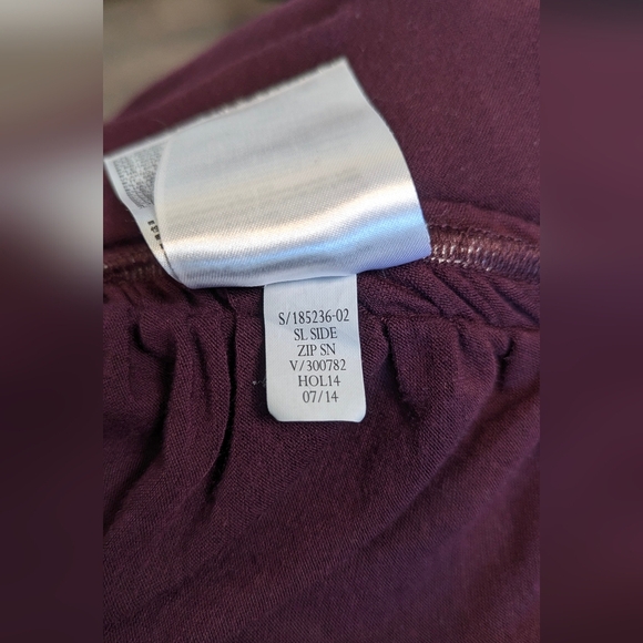 Banana Republic Womens Tunic Tank Medium Sleeveless Blouse Burgundy Purple Zip - Picture 7 of 8